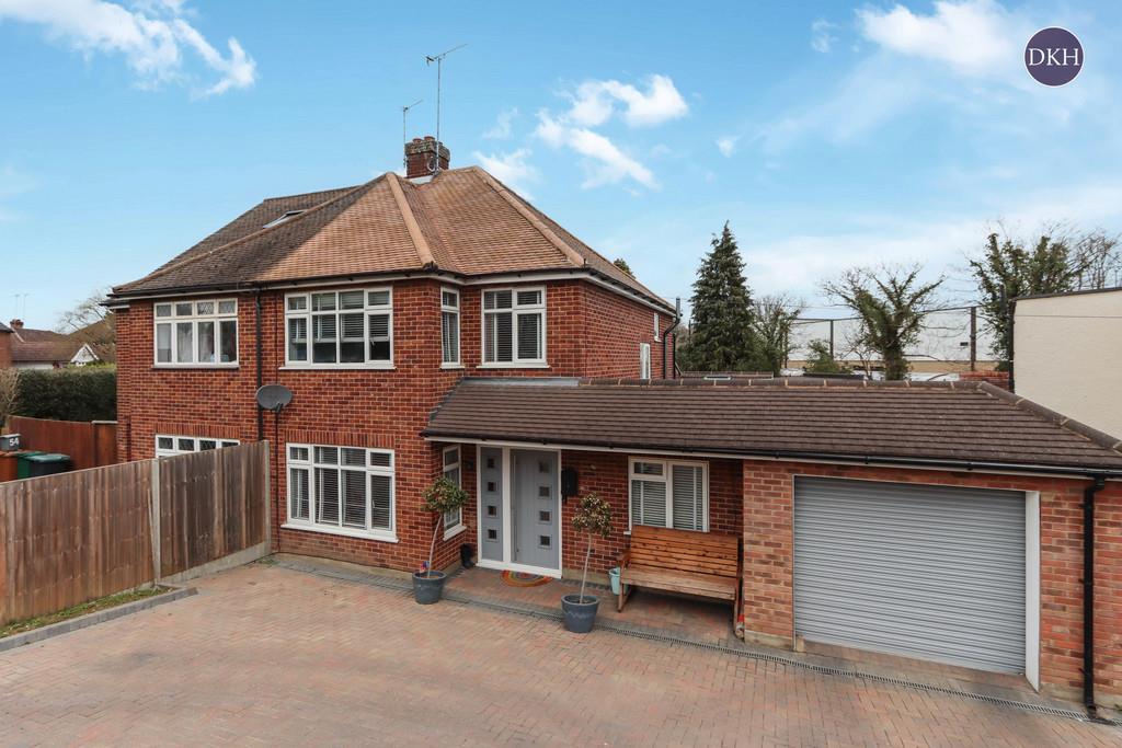 3 bedroom semidetached house for sale in Baldwins Lane, Rickmansworth
