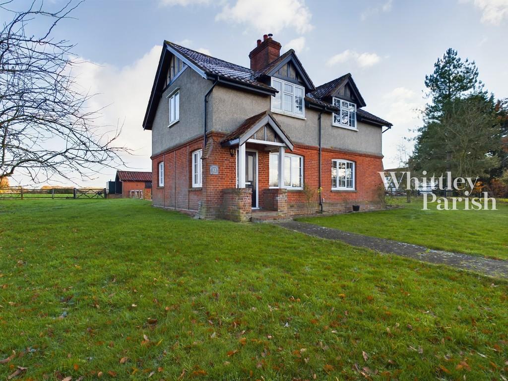 4 bedroom detached house to let in Burston Road, Diss, IP21 Whittley