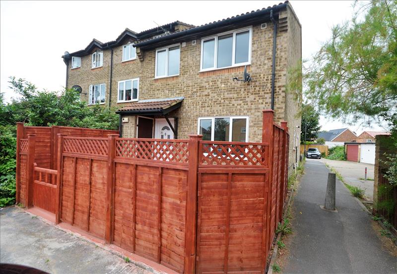 2 Bedroom End Of Terrace House To Let In Hogarth Crescent Colliers