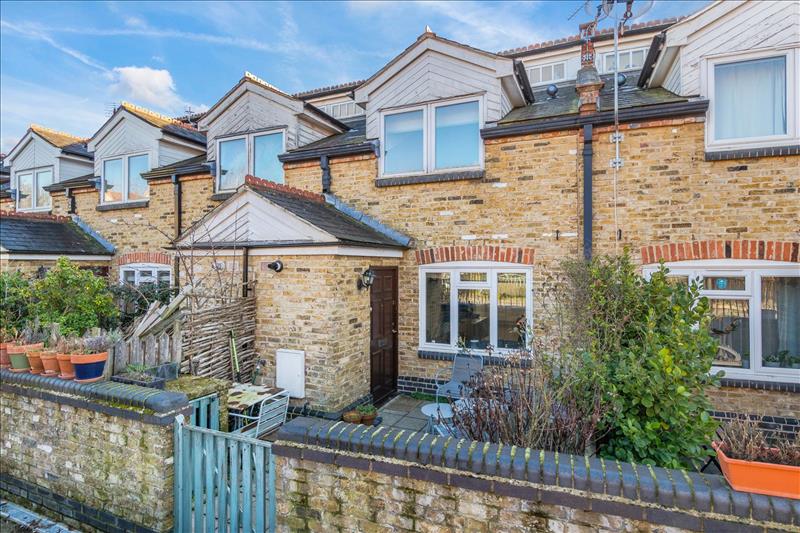 2 bedroom house for sale in Bradshaw Close, Wimbledon, SW19 Ellisons Estate Agents