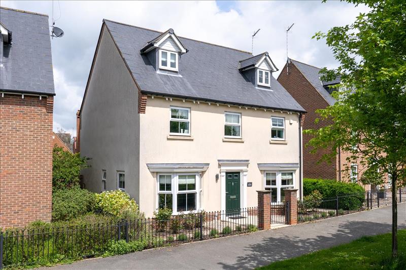 5 bedroom detached house for sale in Felstead Crescent, Stansted, CM24 Exclusively Group Real