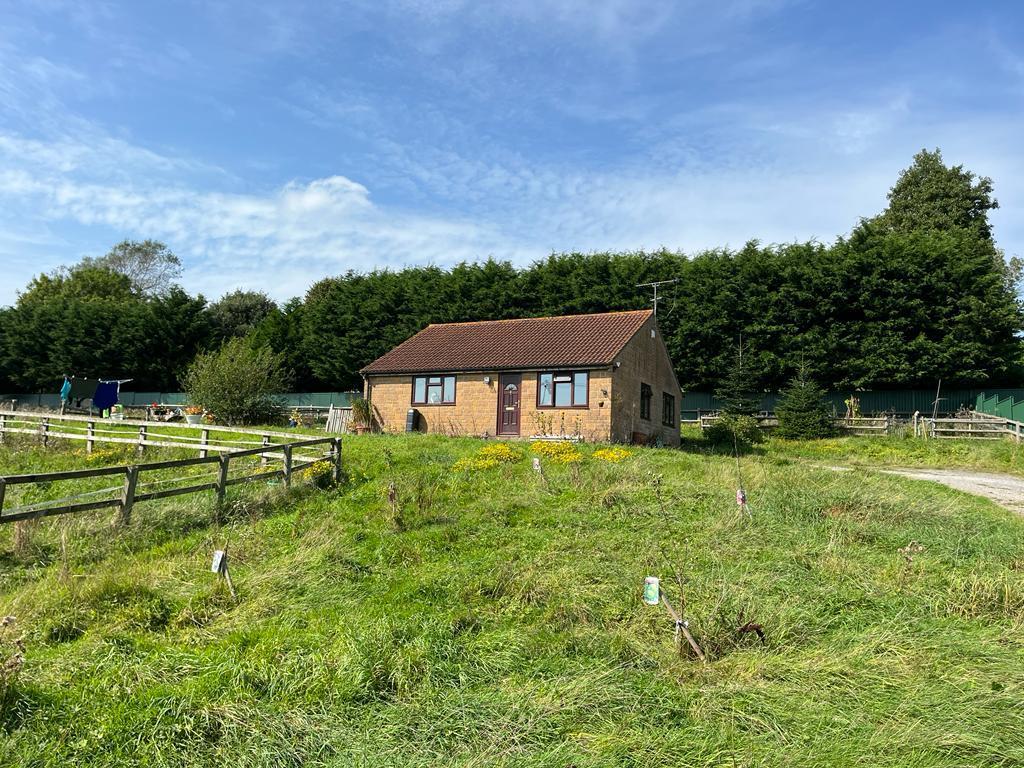 2 bedroom smallholding for sale in Yetminster, Sherborne, DT9 Symonds & Sampson Auctions