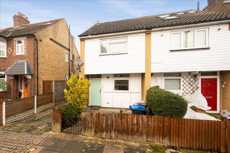 2 bedroom semidetached house for sale in Clarence Road, Wimbledon