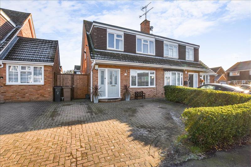 3 bedroom semidetached house for sale in Bridgend Close, South Woodham Ferrers, CM3 Church 3 bedroom semidetached house for sale in Bridgend Close, South Woodham Ferrers, CM3 Church