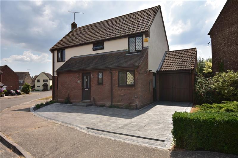 4 bedroom detached house for sale in Bickerton Point, South Woodham Ferrers, CM3 Church and Hawes