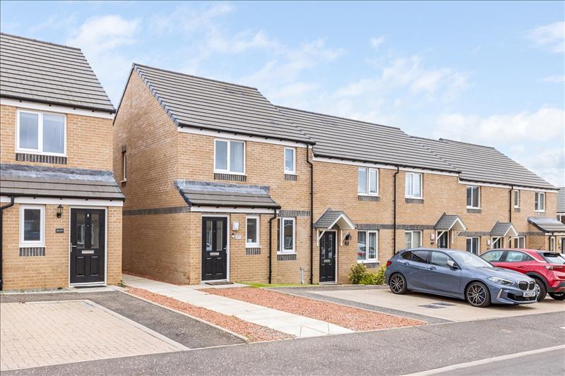 3 bedroom end of terrace house for sale in 27 Limefield Gardens