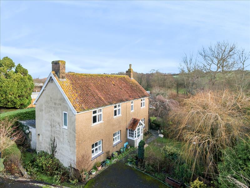 3 bedroom detached house for sale in Dorchester Road, Yeovil, BA22