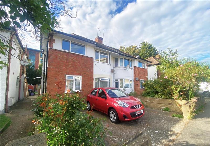 2 bedroom for sale in Runnymede, Colliers Wood, SW19