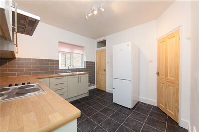 Kitchen (2).jpg