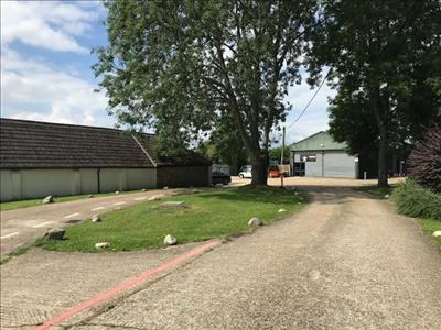 Court Farm - Tithepit Shaw Lane - Warlingham