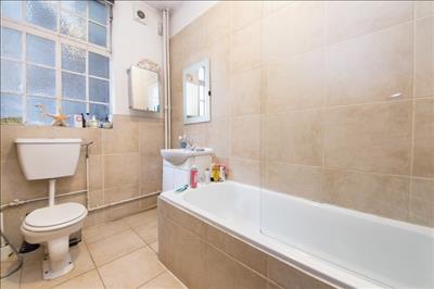 Bathroom.jpg