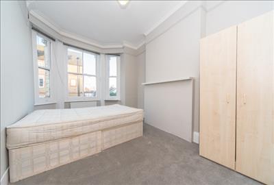 Bedroom (3).jpg