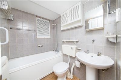 Bathroom.jpg
