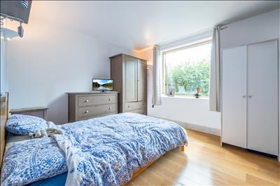 Bedroom Trinity Crescent