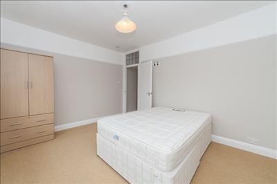 Bedroom (2).jpg