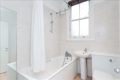 Bathroom (2).jpg