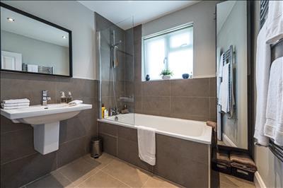 Leigham Ct Rd bathroom