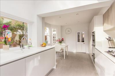 Kitchen (3).jpg