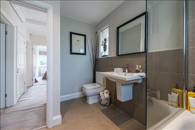 Leigham Ct Rd bathroom 2