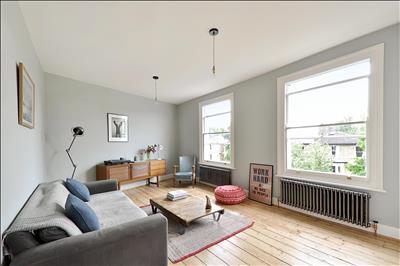 beautiful 2 bed period apartment for rent in Grazebrook Road Stoke Newington N16