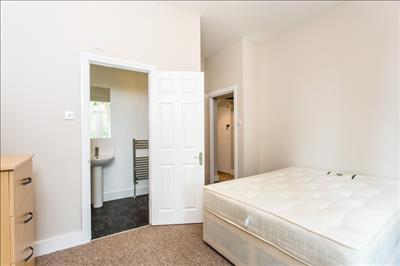 Bedroom (2).jpg