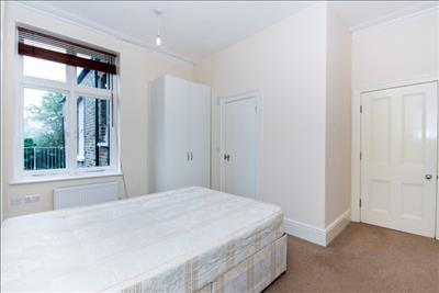 Bedroom (3).jpg