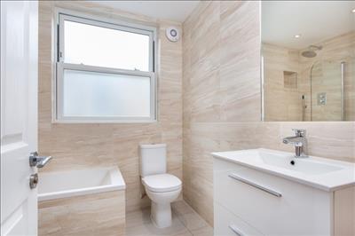 Bathroom (1).jpg