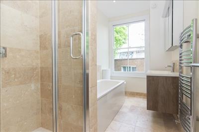 Bathroom (2).jpg