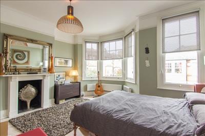 Bedroom (3).jpg