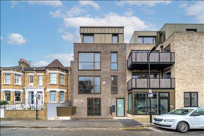 Three bedroom apartment for sale Lower Clapton