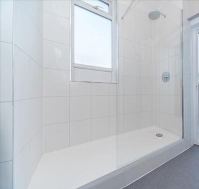 Bathroom2.jpg