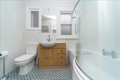Bathroom (1).jpg