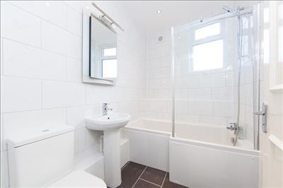 Bathroom (2).jpg
