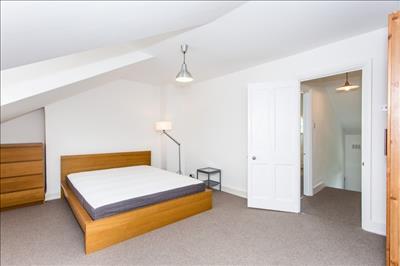 Bedroom (2).jpg