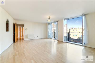 Elizabeth Court, Reception Room - Rent
