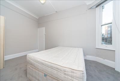 Bedroom (2).jpg