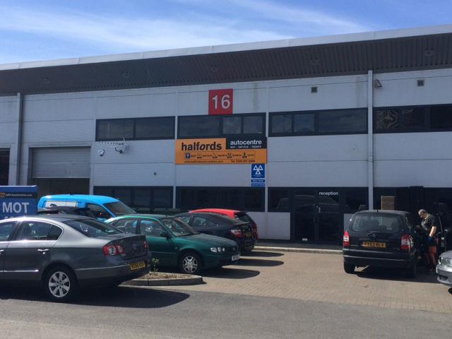 Barking East London Halfords Autocentre Open RAB Commercial