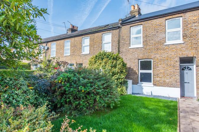 2 Bedroom House To Let In Southfield Cottages London W7