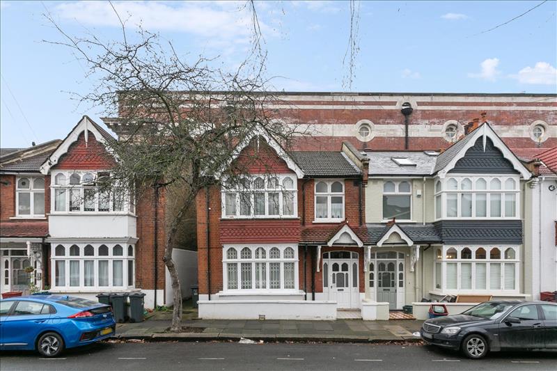 3 bedroom semidetached house for sale in Merton Avenue, London, W4