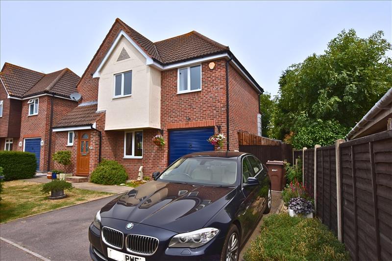 4 bedroom detached house for sale in Mount Pleasant Road, South Woodham Ferrers, CM3 Church 4 bedroom detached house for sale in Mount Pleasant Road, South Woodham Ferrers, CM3 Church