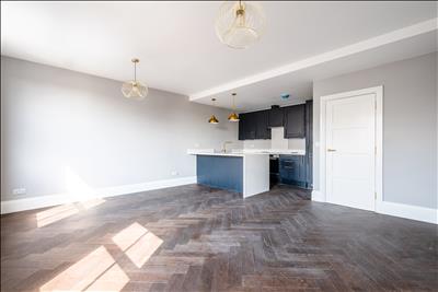 Newly refurbished two bed two bath period apartment available for long let in Clapton E5